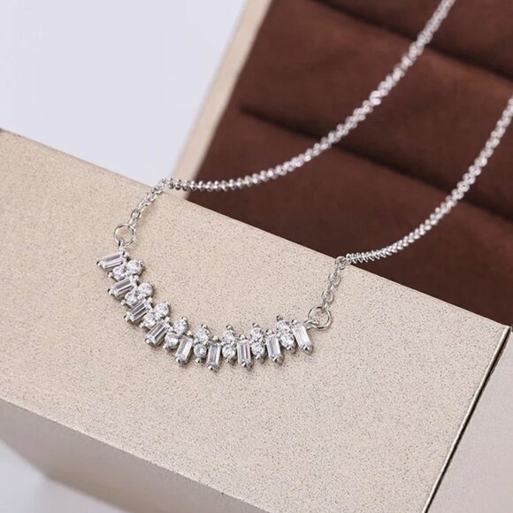 NWT 14K White Gold Plated CZ Curved Arc Center Cluster Necklace 16” Women's - Picture 10 of 12